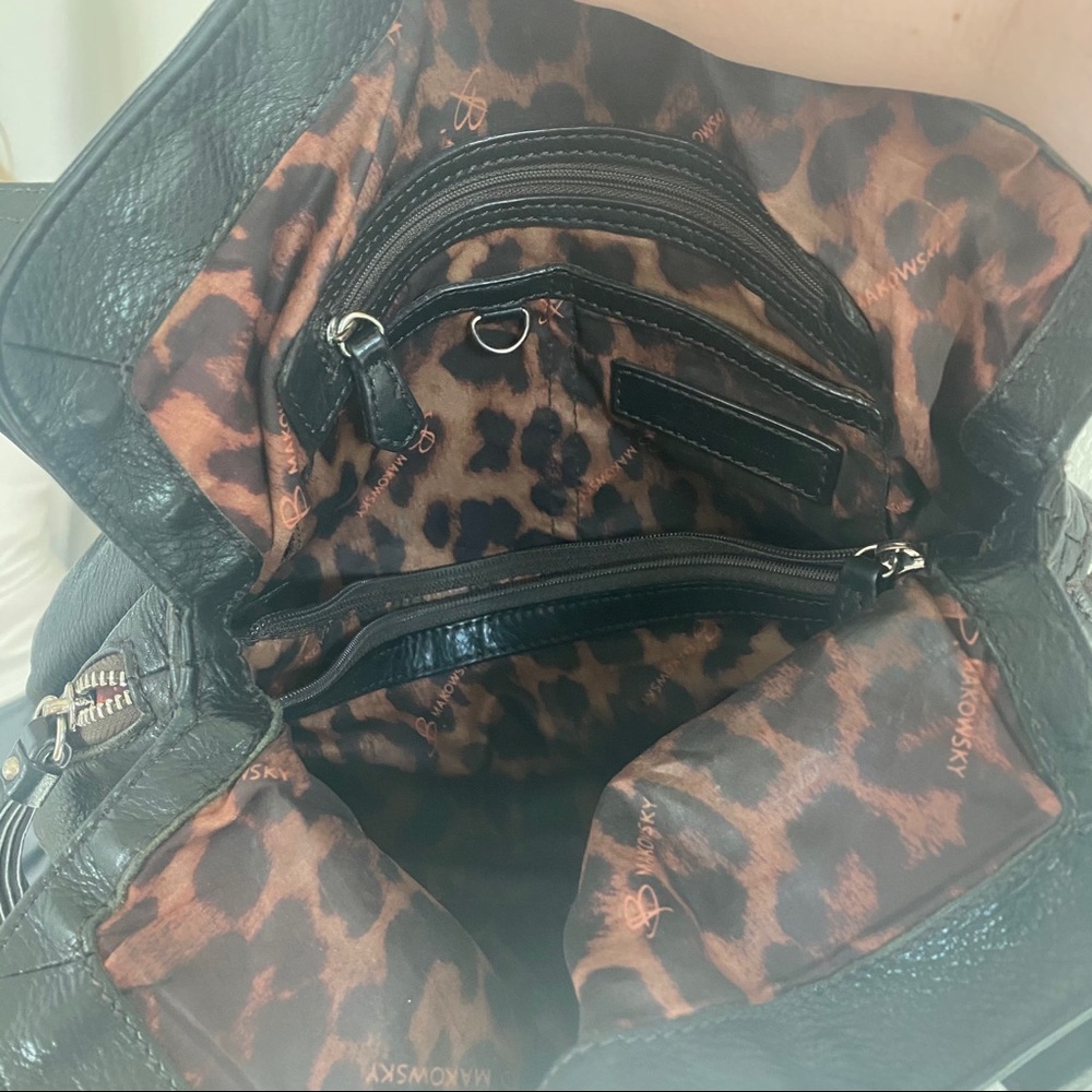 B. Makowsky Black Leather Shoulder Bag Cheetah - Picture 6 of 9